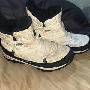 Columbia Women's Loveland Shorty Omni-Heat Snow Boots Size 8